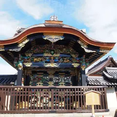 西本願寺唐門