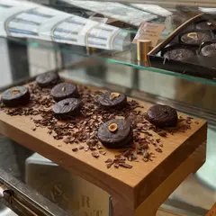 Le Biscuit Alain Ducasse, Manufacture à Paris