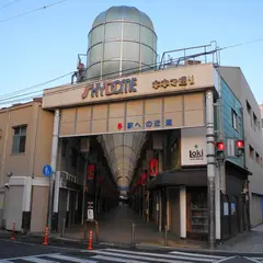 商店街と路地に入ってみます
