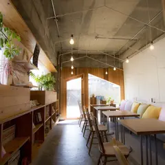 book and cafe cocoaru