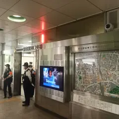 新宿警察署 新宿駅西口交番