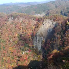 月居山