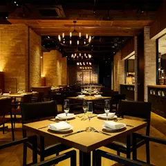 CEDAR THE CHOP HOUSE ＆ BAR（セダー ザ チョップハウスアンドバー）