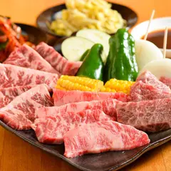 炭火焼肉とみや