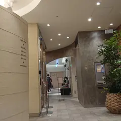 SHIRO 渋谷ヒカリエShinQs店