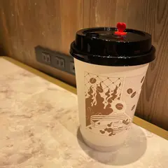 ディスプレイモニタの多い喫茶店（マークイズみなとみらい地下4階）
