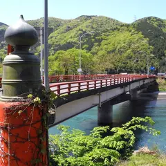 万代橋