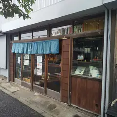 話せるシェア本屋とまり木