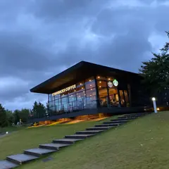 スタバ環水公園店横駐車場