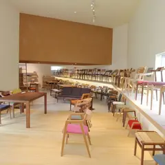 （株）丸徳家具