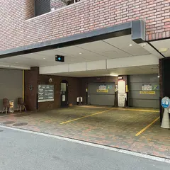 クロスホテル大阪駐車場
