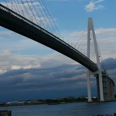 新湊大橋駐車場