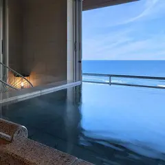 鴨川館