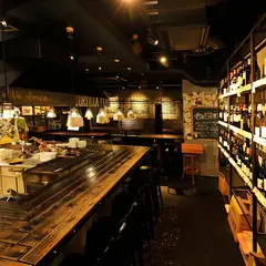 炭焼きBAR 倉庫│すすきのの入口に位置するG-DININGビル２階、大人の隠れ家的お店。ワインのあてを炭焼きでお楽しみください。