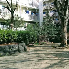 新宿区立もとまち公園