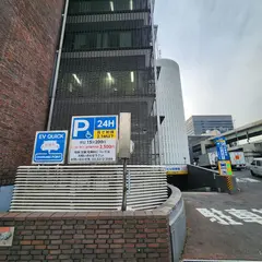 パレスサイドビル バイク駐車場