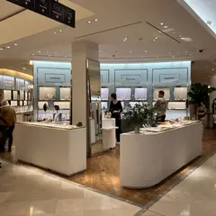 Waekura Bon Marché