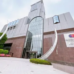 梅田芸術劇場 メインホール