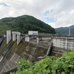 合角ダム駐車場