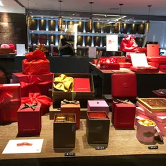 CHACHATHÉ Regent 采采食茶麗晶精品店