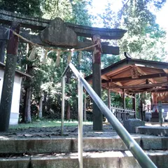 穴蔵神社