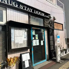SNUG STAY DOOR CAFE