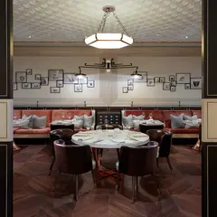 Holt's Café