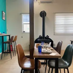 mother earth +cafe