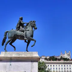 ベルクール広場