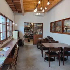 MOMs' Bagel