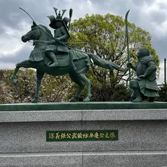 源義経公武蔵坊弁慶公之像