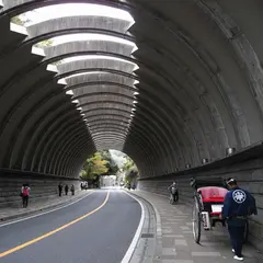 ひたすら歩き続けます