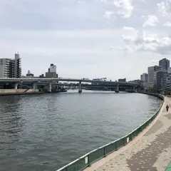 プチ広場（中央区立両国橋際児童遊園）