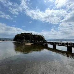 龍神島（龍神社）
