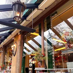 LES DEUX MAGOTS PARIS（ドゥー マゴ パリ本店）