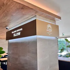Island Dining SLOW