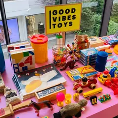 SUPER PERSONAL SHOWCASE