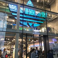 アディダス ブランドフラグシップ ソウル（adidas Brand Flagship Seoul）