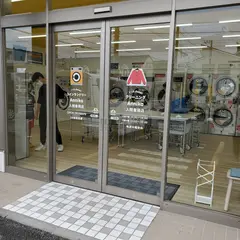 クリーニングアニカ入間豊岡店（ランドリー併設）