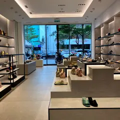 CHARLES & KEITH