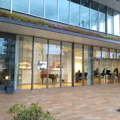 スタインウェイ＆サンズ東京