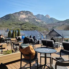 Starbucks THE Bukhansan