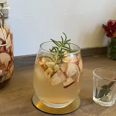 gugu