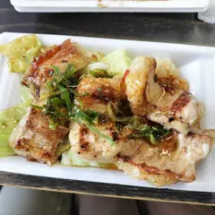 ホルモン 航