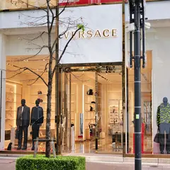 ヴェルサーチェ 銀座本店