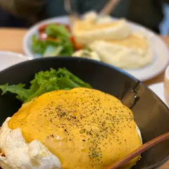 MOON SIDE CAFE