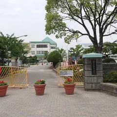 佐賀市立神野小学校