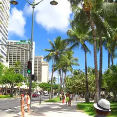 Kalakaua Ave（カラカウア通り）