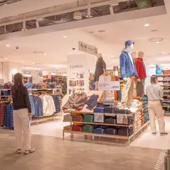 ユニクロ ロッテ百貨店ヤングプラザ店