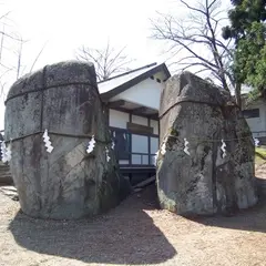 三ツ石神社